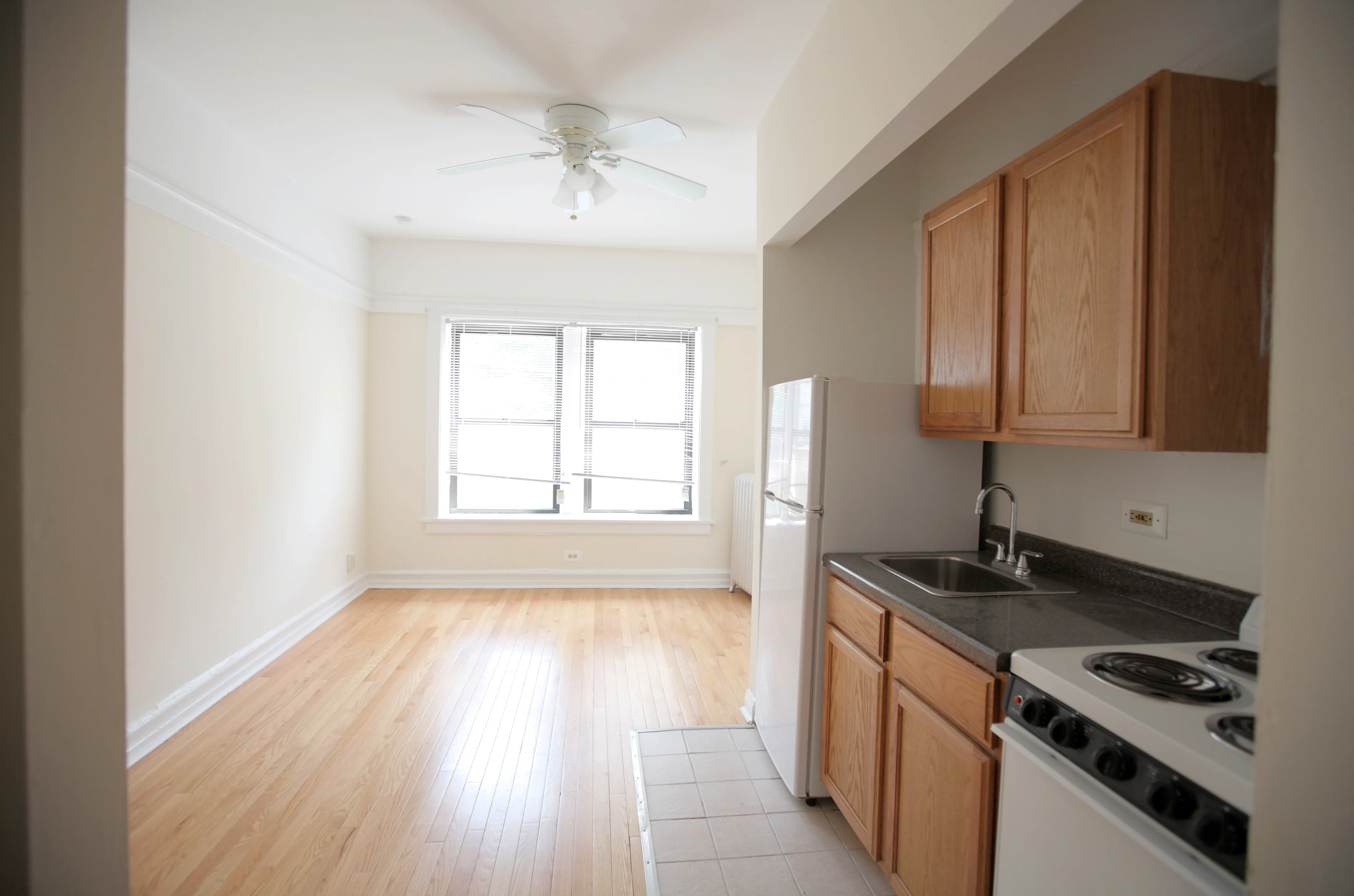 7455 N GREENVIEW AVE 60626-The Highlands-unit#0412-Chicago-IL