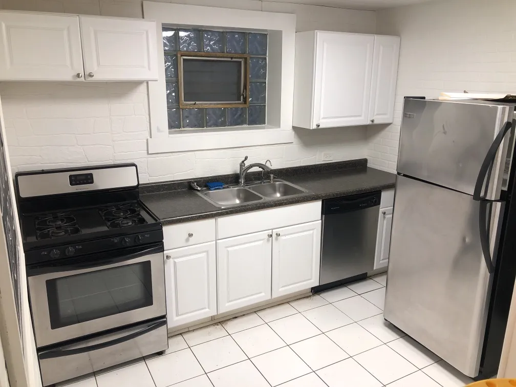 2226 N CLYBOURN AVE 60614-Clybourn Apartments-unit#1F-Chicago-IL